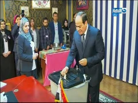 عاجل - الرئيس عبد الفتاح السيسى يُدلى بصوته بمدرسة الشهيد مصطفى يسرى أبو عميرة، بمصر الجديدة