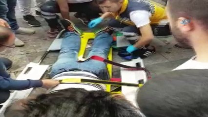 Kadıköy'de vatandaşın üzerine sokak lambası düştü