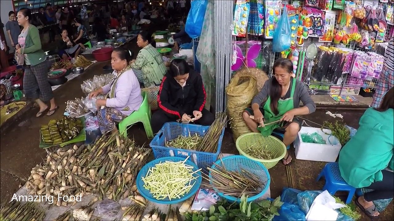 ลาวตลาดปลาสดในหมู่บ้านตลาด