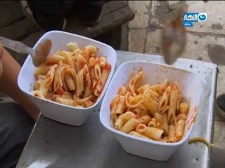 باب الخلق | بائع على عربة مكرونة: اعملي قانون امشي عليه ولو خالفت احبسني