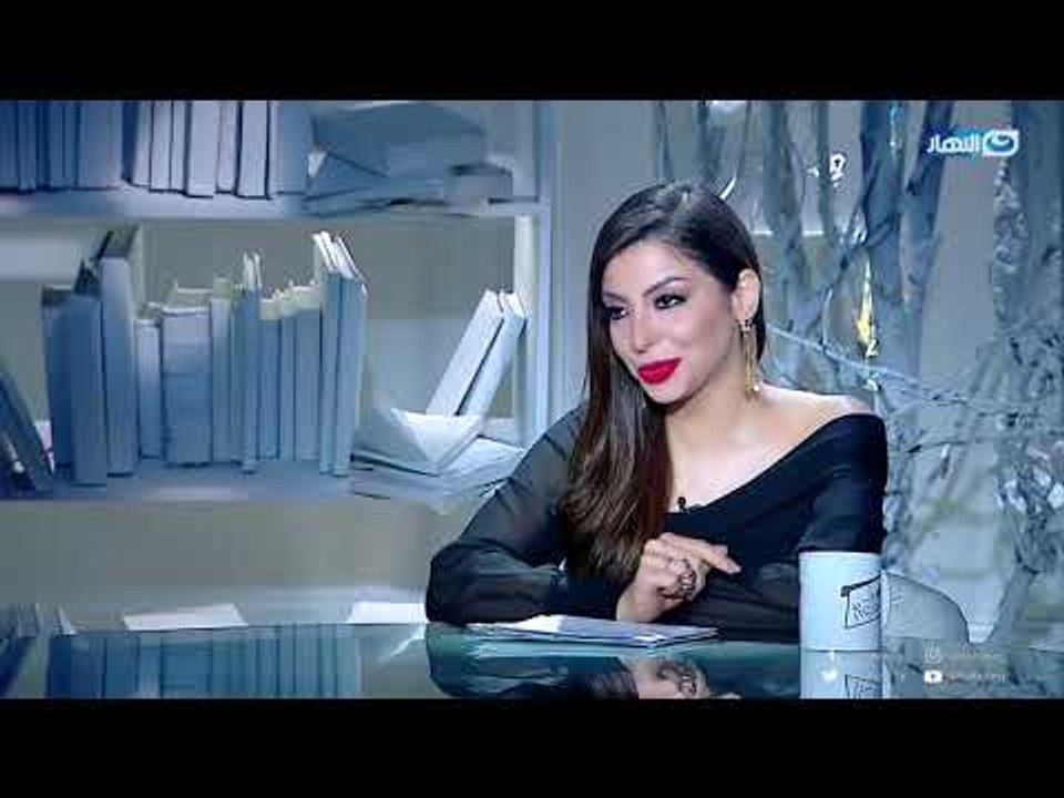 عقارب الساعهة - شاهد كيف تصرفت  روجينا مع صاحبتها اللى كانت حاطة عينيها على زوجها  أشرف زكي