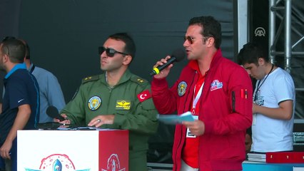 TEKNOFEST İstanbul - Paraşütle atlayış gösterisi - İSTANBUL