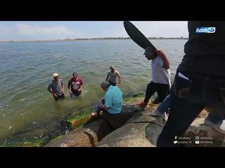 هلع وخوف فريق عمل باب الخلق بسبب مافعلة الإعلامي محمود سعد لحظة نزولة مياة رشيد مع الصيادين