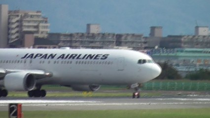 3 JA601J JAPAN AIRLINES B767 TAKE-OFF OSAKA INTERNATIONAL AIRPORT