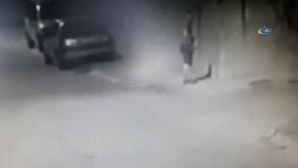 Hırsız, Fark Edilince Can Korkusuyla Karakola Sığındı