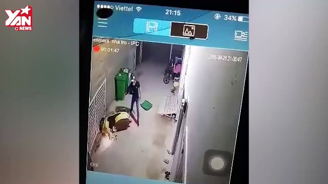 Chồng đánh vợ dã man giữa đường