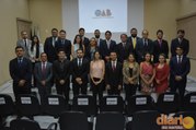 OAB entrega carteiras a novos advogados e empresário comemora conquista de mais um objetivo profissional