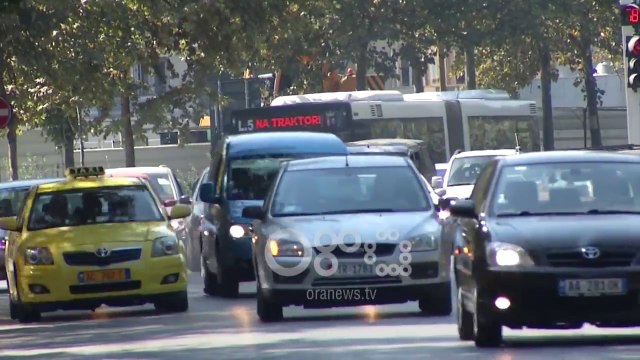 Ora News - Nga janari, nuk do të lejohet importi i makinave të përdorura mbi 10 vjet