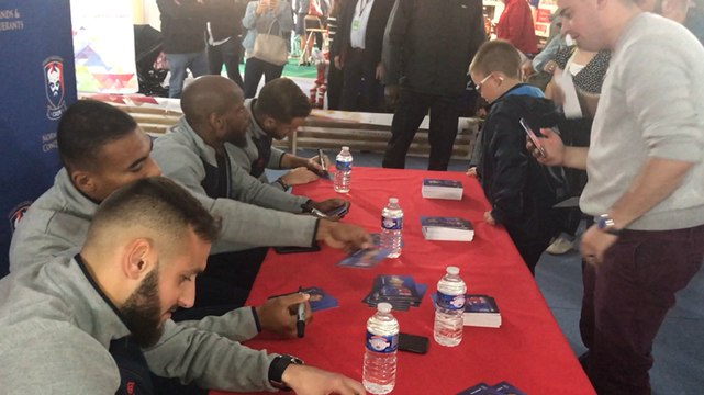 Les pros du SM Caen en dédicace