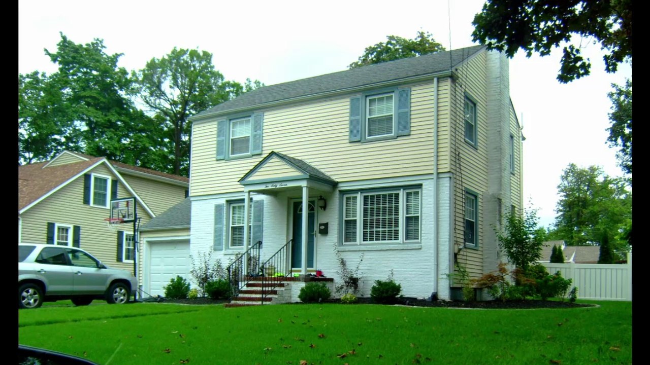Steven Spielberg’s Childhood Home Haddonfield, NJ (Axis Video)