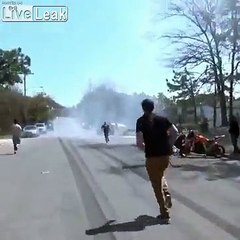 Il ruine sa voiture de luxe en perdant le contrôle ! Corvette