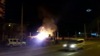 Ağrı’da yüzlerce tahta küle döndü