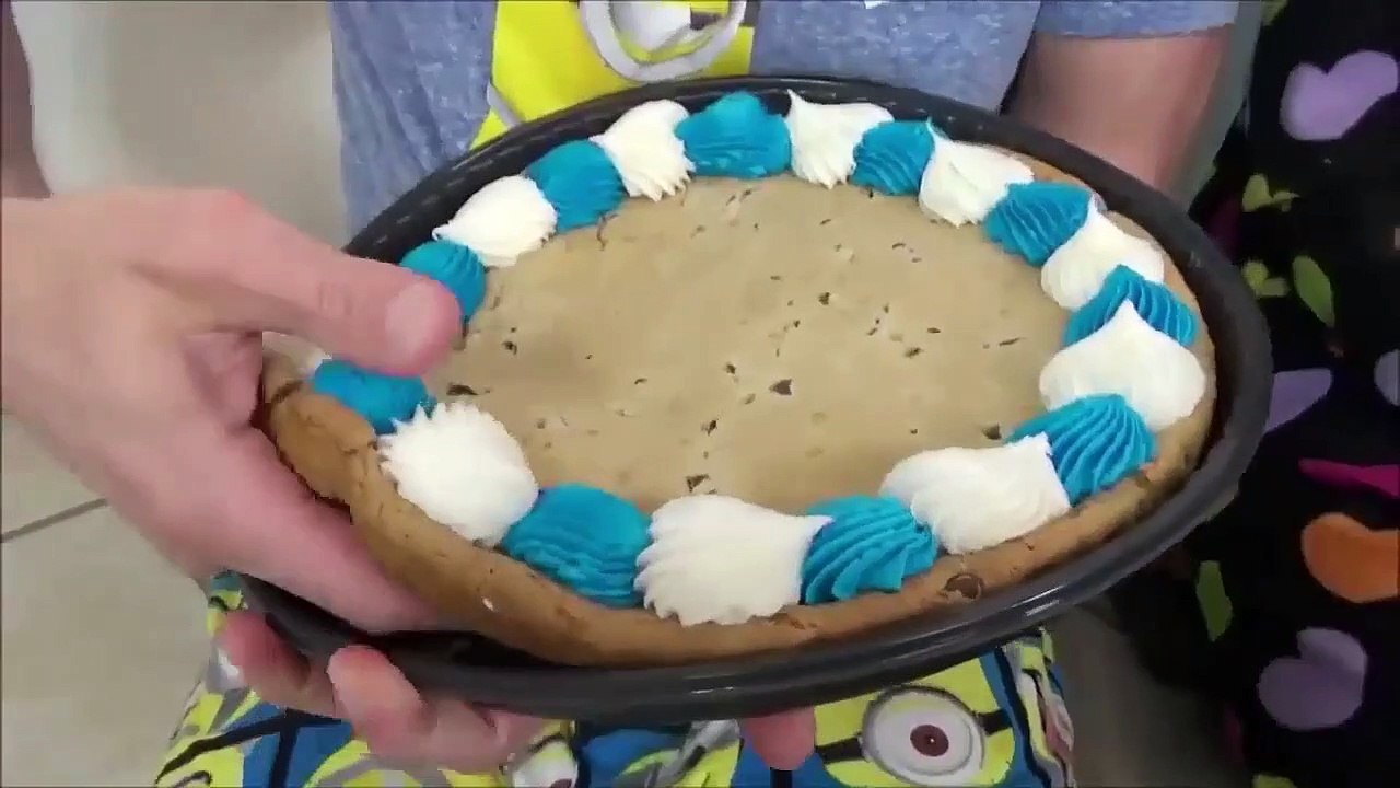 Crying Baby Bad Baby Giant Donut Cupcake & Cookie Challenge Toy Freaks ...