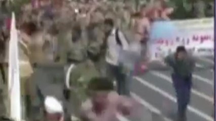 이란서 군사 퍼레이드 도중 총격..."80여 명 사상" / YTN