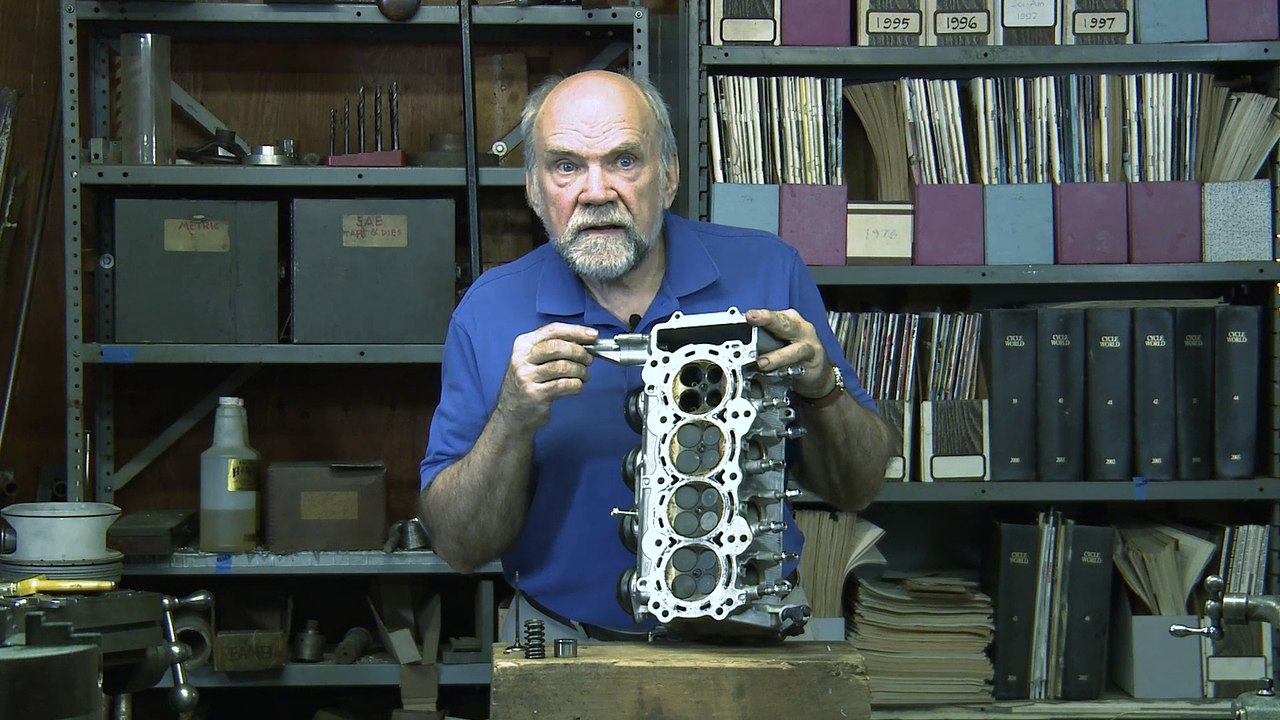 How Are Four-Valve Cylinders Designed?