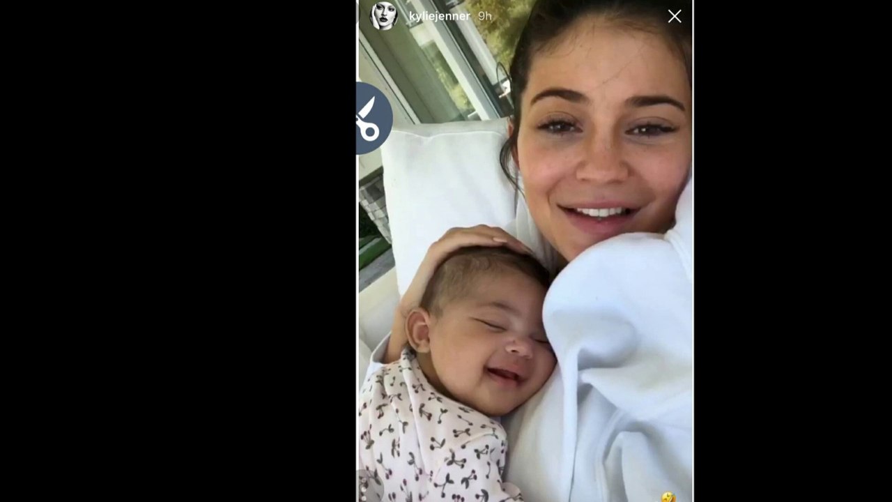 Kylie Jenner fait tout pour cacher le nom du vrai père de son bébé.