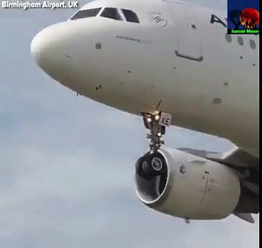 Regardez en vidéo le bon réflexe des pilotes d'un Airbus d'Air France alors que leur avion est pris dans la tempête