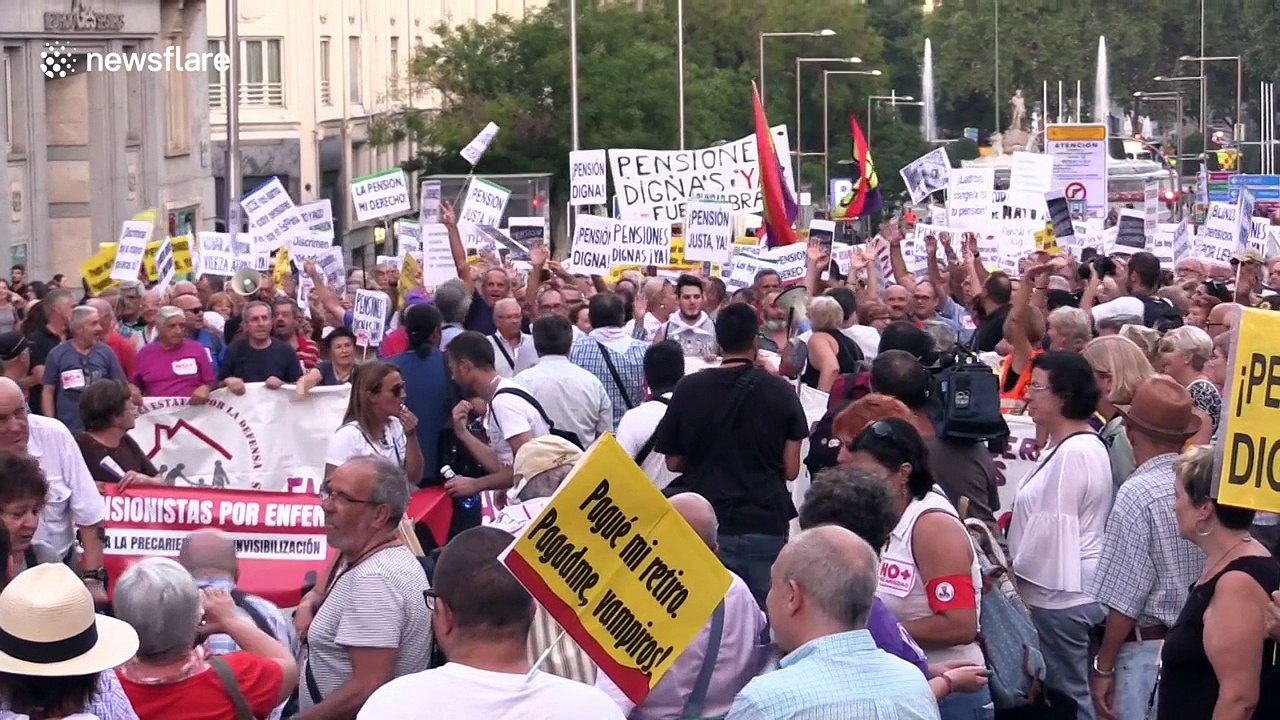 Thousands of Spanish retirees protest over pens...