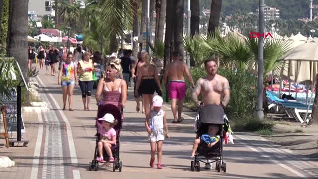 Muğla Marmaris Turistler Sonbahar Güneşinin Tadını Çıkardı Hd