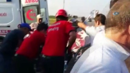 Otomobilde sıkışan sürücüyü Cankur kurtardı