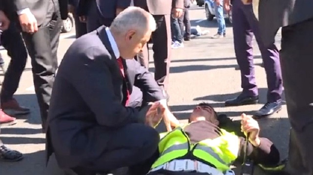 TBMM Başkanı Yıldırım, Aracını Durdurup Yaralıların Yardımına Koştu