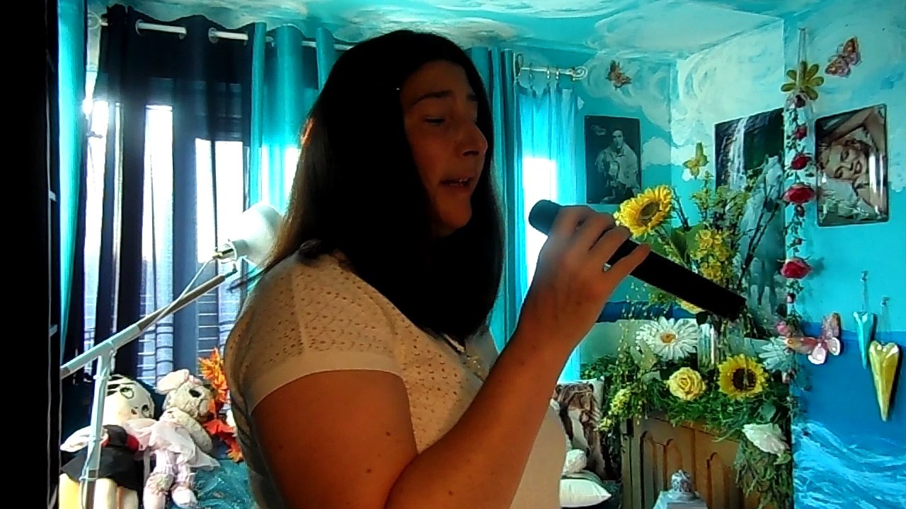 alizée a quoi reve une jeune fille .(chantée en instrumental).