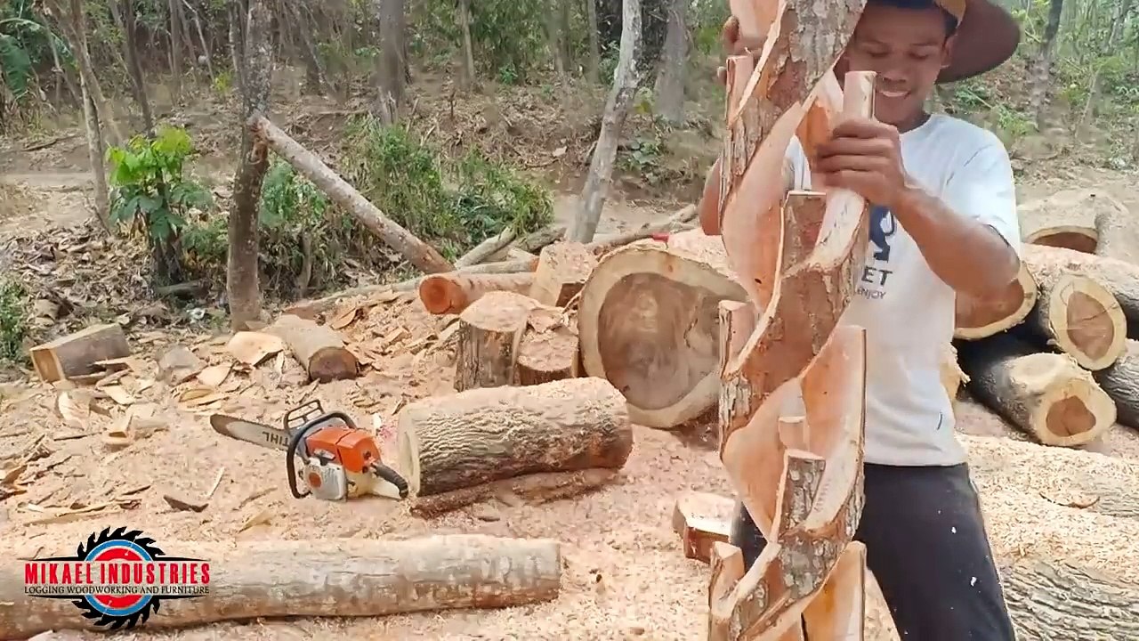 MASTER OF CHAINSAW. TREE HANGER PROJECT. AWSOME SKILL