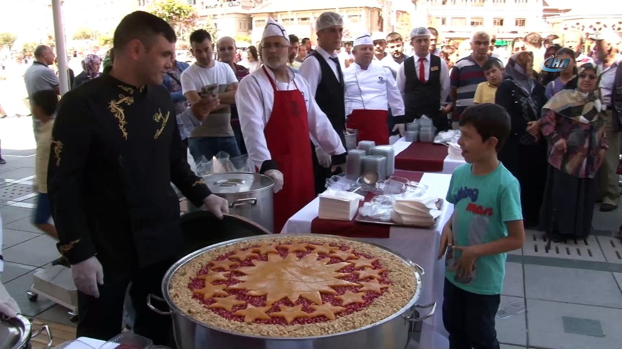 Cumhurbaşkanlığı'ndan Konya'da aşure dağıtımı