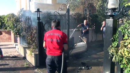 Sitenin güvenlik kulübesinde çıkan yangın paniğe neden oldu