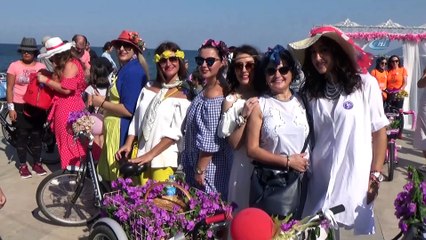 ‘Süslü Kadınlar’ bisikletleriyle sokaklarda