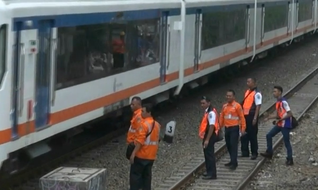 Pelayanan Kereta Commuter Kembali Normal