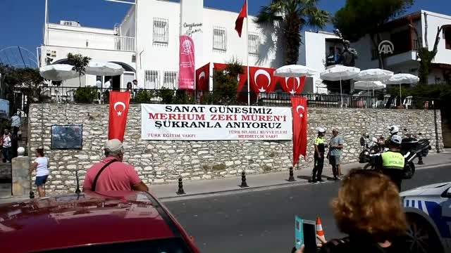 Zeki Müren'in Vefatının 22'nci Yılında Müzeye Dönüştürülen Evinde Mevlit Okutuldu