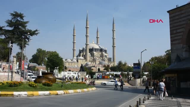 Edirne Cumhurbaşkanlığı, Selimiye Camii'nde Aşure Dağıttı