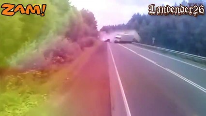 Saat-saat Menegangkan ketika Truk buah Ini,  Meledak sampe Menyala terbakar!