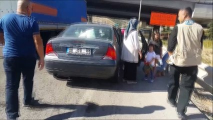 Akaryakıt yola döküldü 17 araç birbirine girdi