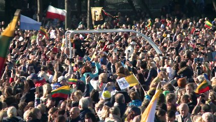 Papa rinde homenaje a los judíos exterminados de Lituania