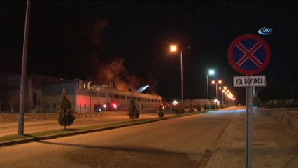 Süt fabrikasındaki yangın kontrol altına alınamıyor