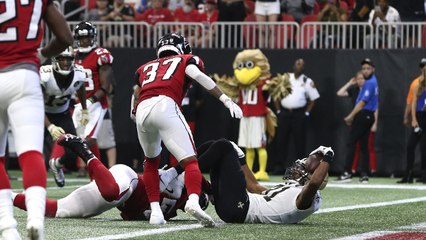 Cam Meredith makes TD catch between two defenders