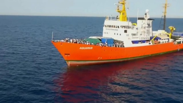 Аквариус : из спасателей в пираты?