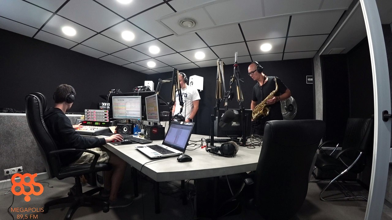 Radio Megapolis FM Moscow - Saxophonist Syntheticsax ( Live Air)