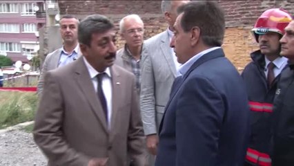 Bursa Valisi İzettin Küçük: " Patlamanın Apartman Girişinde Olması Zayiatı Azalttı"