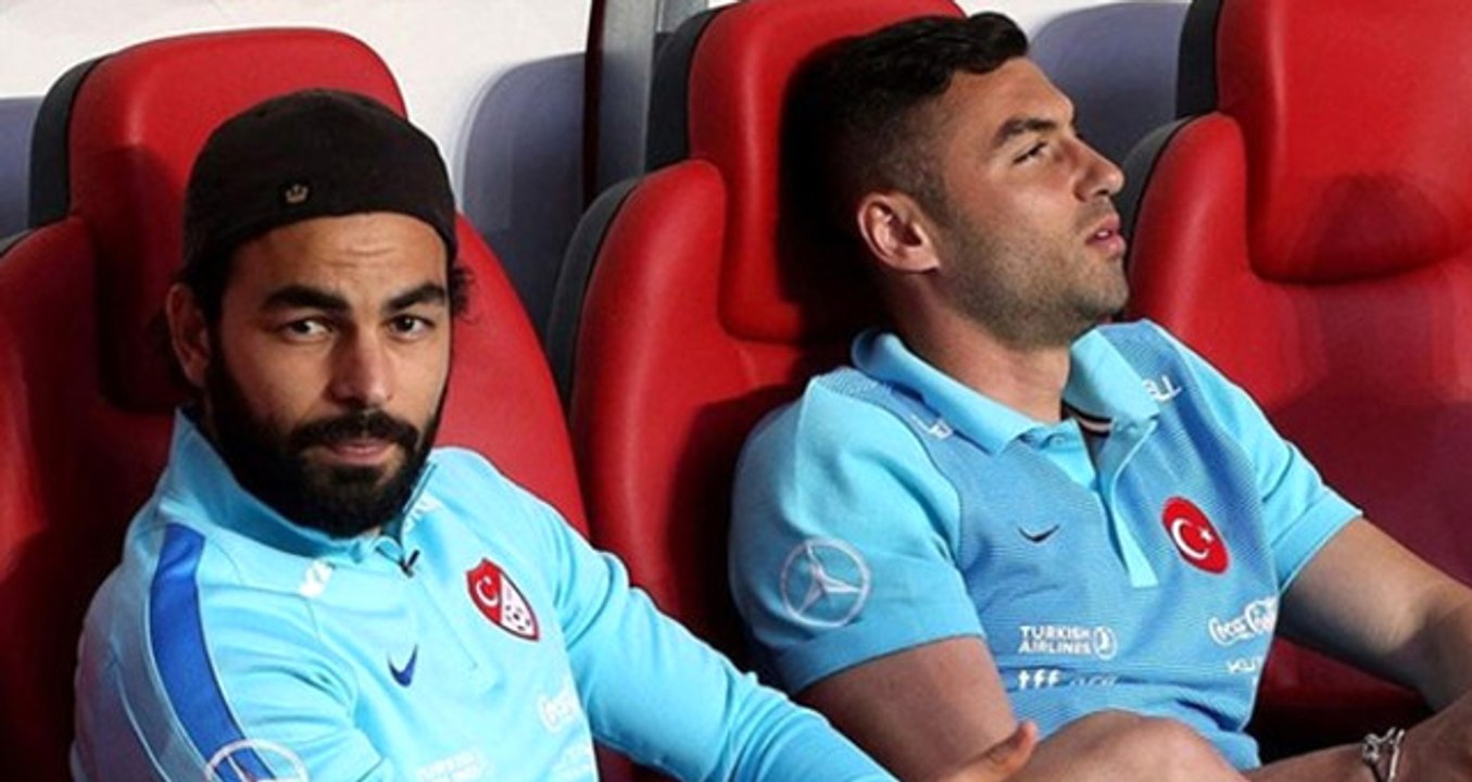 Burak Yılmaz, Sosyal Medyada Selçuk İnan'ı Takibe Alınca Transfer Dedikoduları Başladı