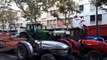 Valence : les agriculteurs bloquent l'accès à la préfecture