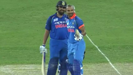 Télécharger la video: Asia Cup 2018 : Ind vs Pak : Rohit Sharma, Shikhar Dhawan's Patnership Creates Record | Oneindia