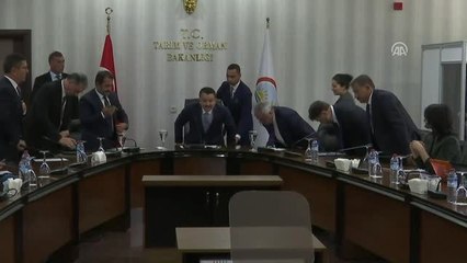 Pakdemirli: "Tarım Kredi, Kimyevi Gübrede Yüzde 15'lere Varan İndirim Sağlayacak"