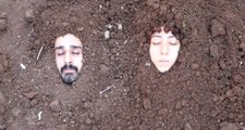 Sanatçılar, Diri Diri Toprağa Gömüldü