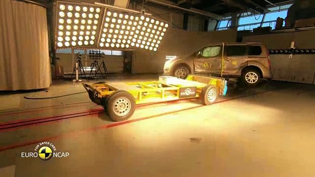 Le Ford Tourneo Connect obtient quatre étoiles aux crash-tests Euro NCAP