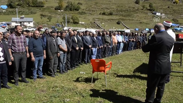 Yıldırım isabet etmesi sonucu yaralanan çoban hastanede öldü - ARDAHAN