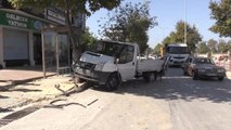 Minibüs Kamyonete Çarptı: 8 Yaralı - Yalova