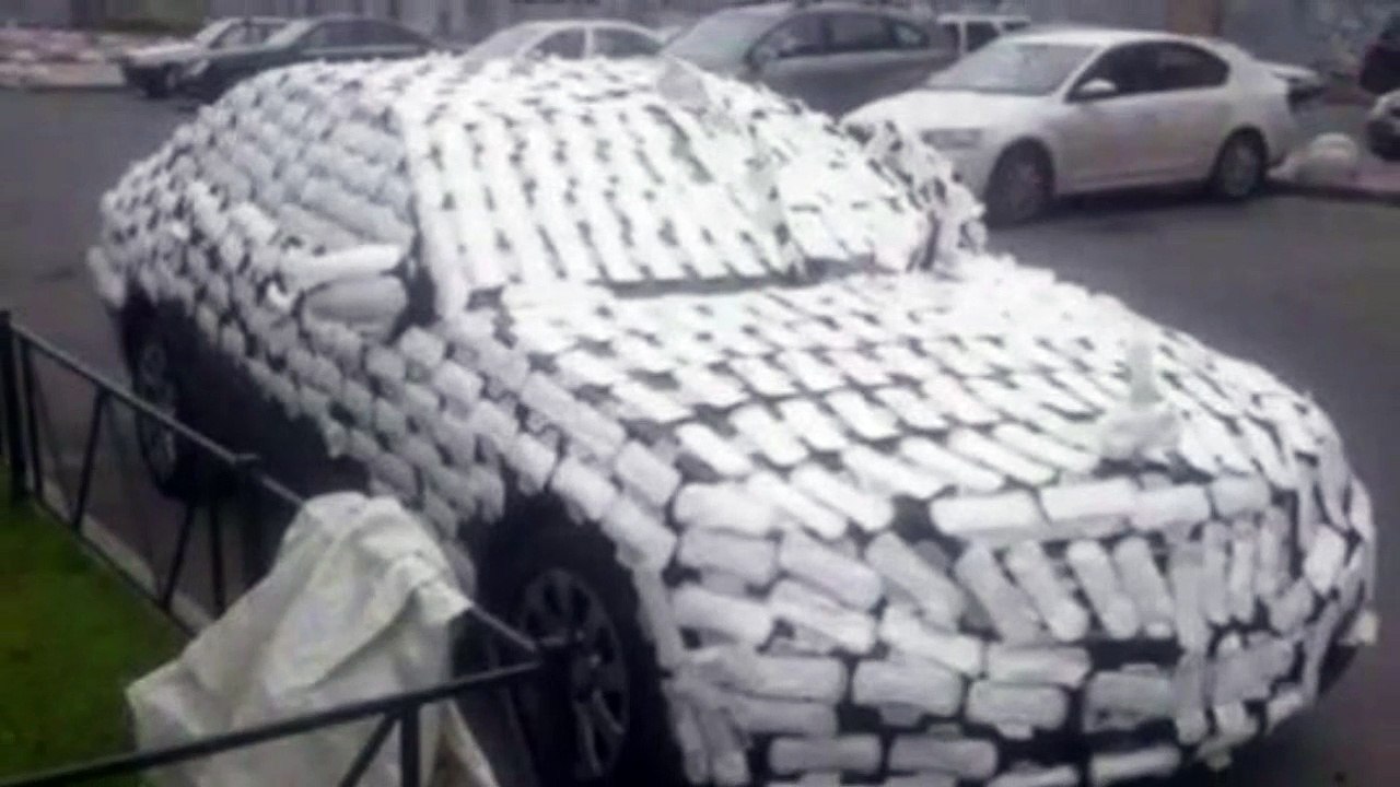 Ses potes lui font une blague bien drole